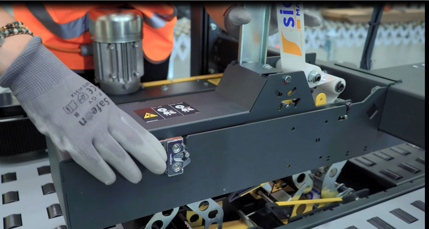 NASTRO-SB™ – R High-Performance Semi-Automatic Case Sealing Machines for Small, Medium, Large, and King Random Boxes