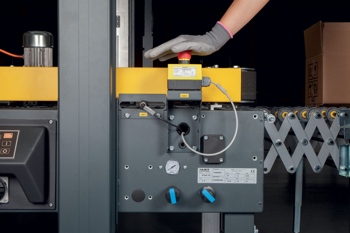 NASTRO-SB™ – R High-Performance Semi-Automatic Case Sealing Machines for Small, Medium, Large, and King Random Boxes