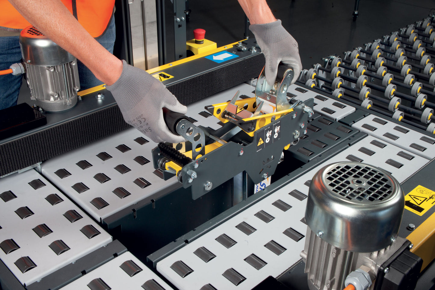 NASTRO-SB™ – R High-Performance Semi-Automatic Case Sealing Machines for Small, Medium, Large, and King Random Boxes